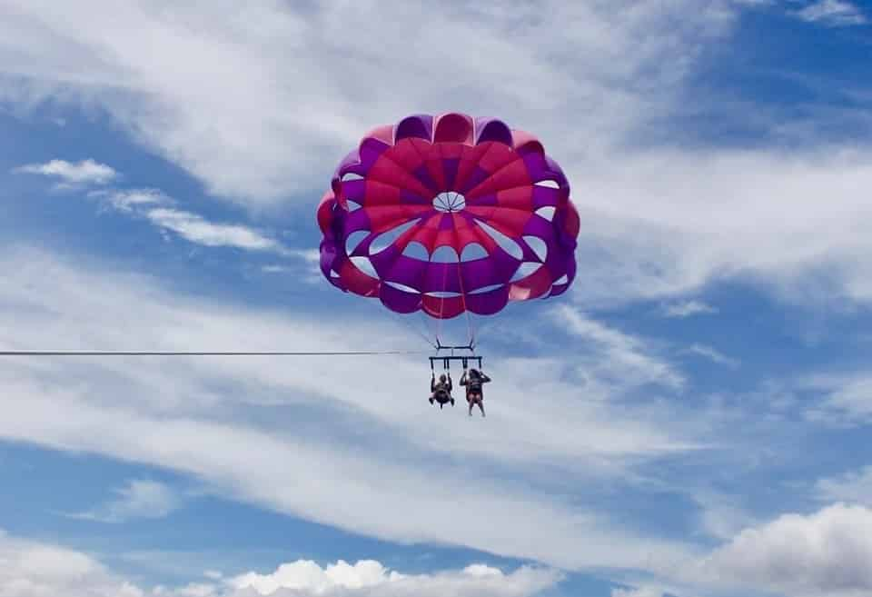 Wet-N-Wild-Watersports-Parasailing