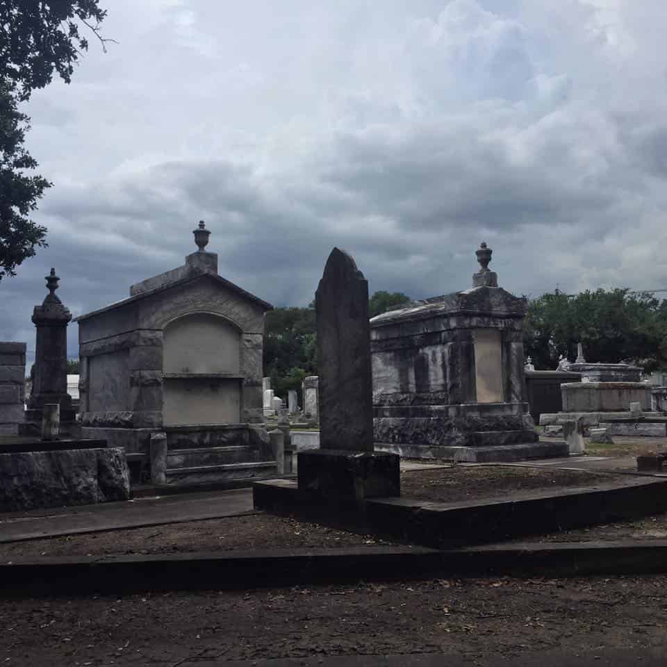 Garden-District-and-Lafayette-Cemetery-1-Walking-Tour-By-New-Orleans-Ghost-Adventures