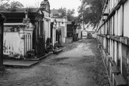 Garden District & Lafayette Cemetery #1 Combo Walking Tour