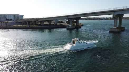 Private 6-Person Yacht Experience Aboard The Luna Lu