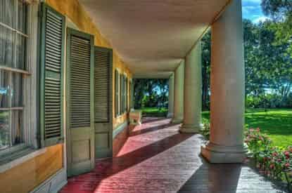 Houmas House & San Francisco Plantation Mansion Tour with Lunch & Transportation from New Orleans