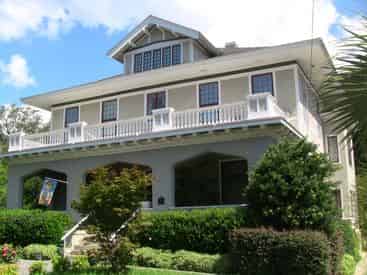 North Hill Tour by Go Retro Tours