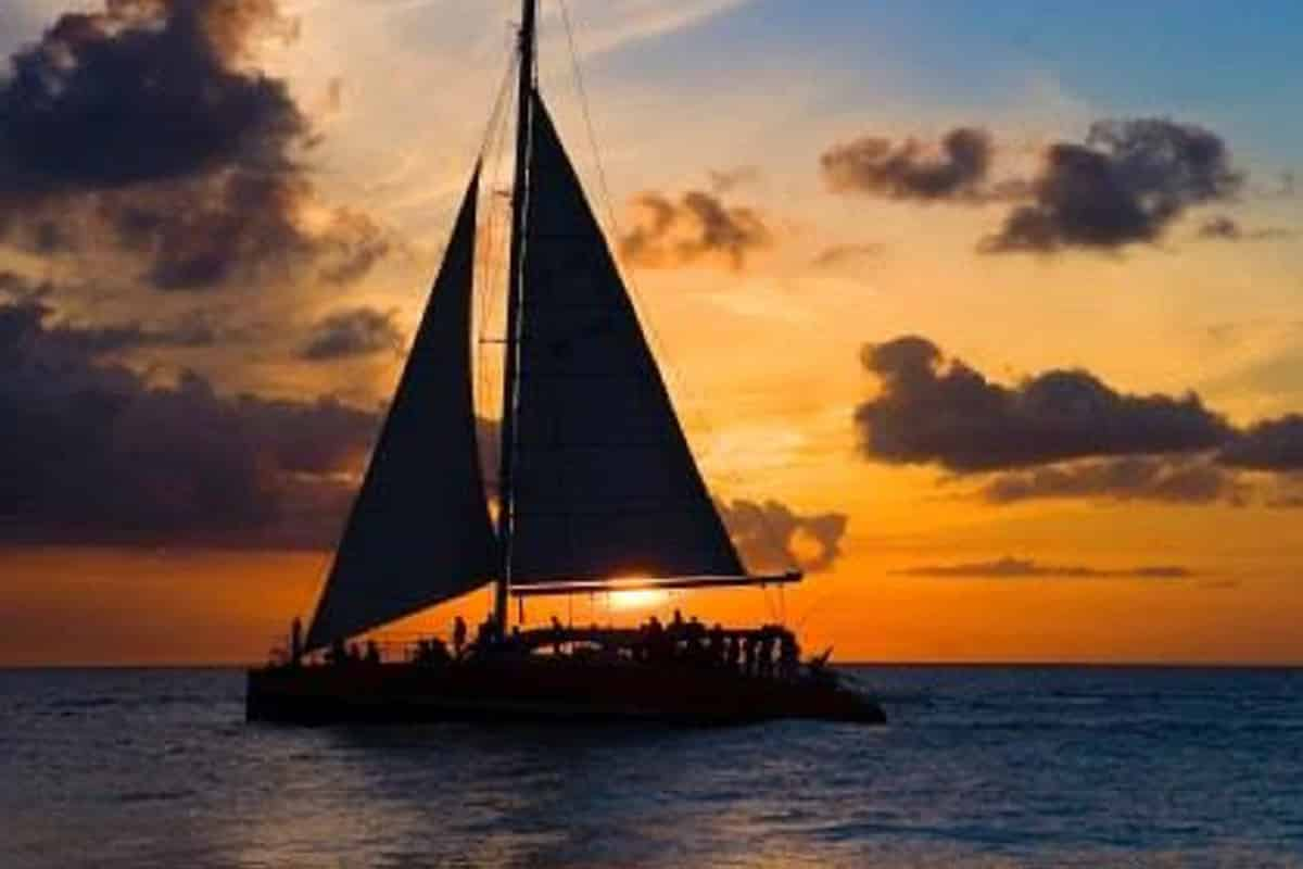 Sunset-Dolphin-Sail-Aboard-The-Privateer-Catamaran