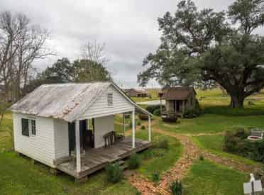 St. Joseph Plantation Tour with Transportation from New Orleans Hotels & B&Bs
