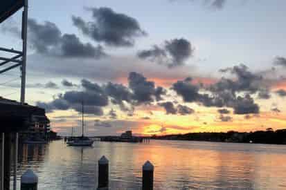 Sunset & City Lights Private Sailing Cruise