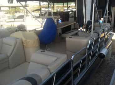 Pontoon Rentals with True Blue Pontoon