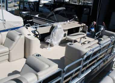 Pontoon Rentals with True Blue Pontoon