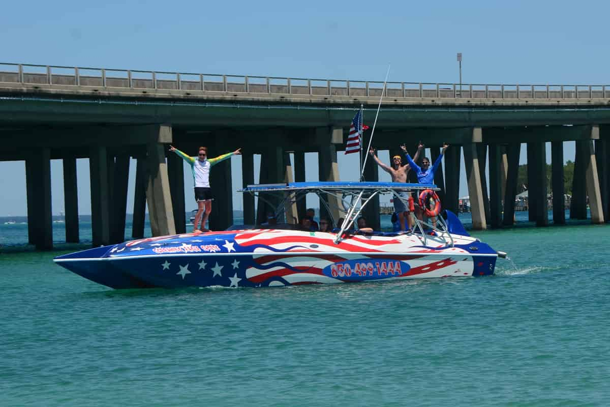 Screaming-Eagle-Fireworks-Cruise