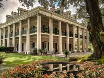 Oak Alley & Whitney Plantation Combo Tour with Transportation from NOLA