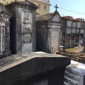 St Louis Cemetery #1 History Tour with Haunted History Tours