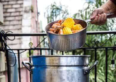 Seafood & Shrimp Boil Experience Tour
