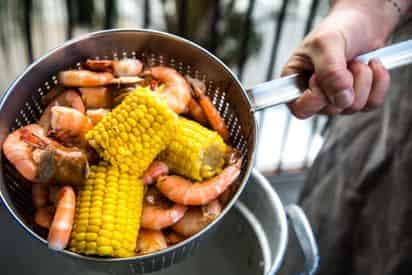 VIP Shrimp Boil & French Quarter Show at Mister Gregory's