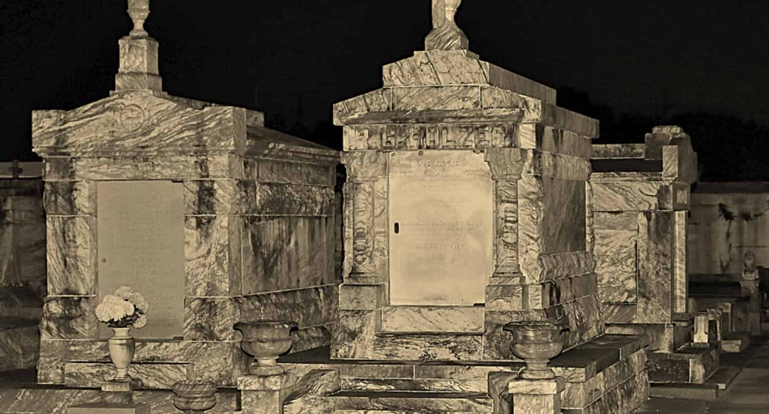 DEAD-OF-NIGHT-Ghost-and-Graveyard-Bus-Tour-by-Haunted-History-Tours