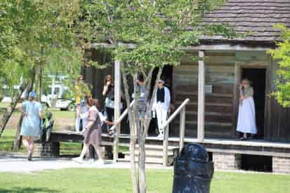 Whitney & Oak Alley Plantation Tour Transportation Included