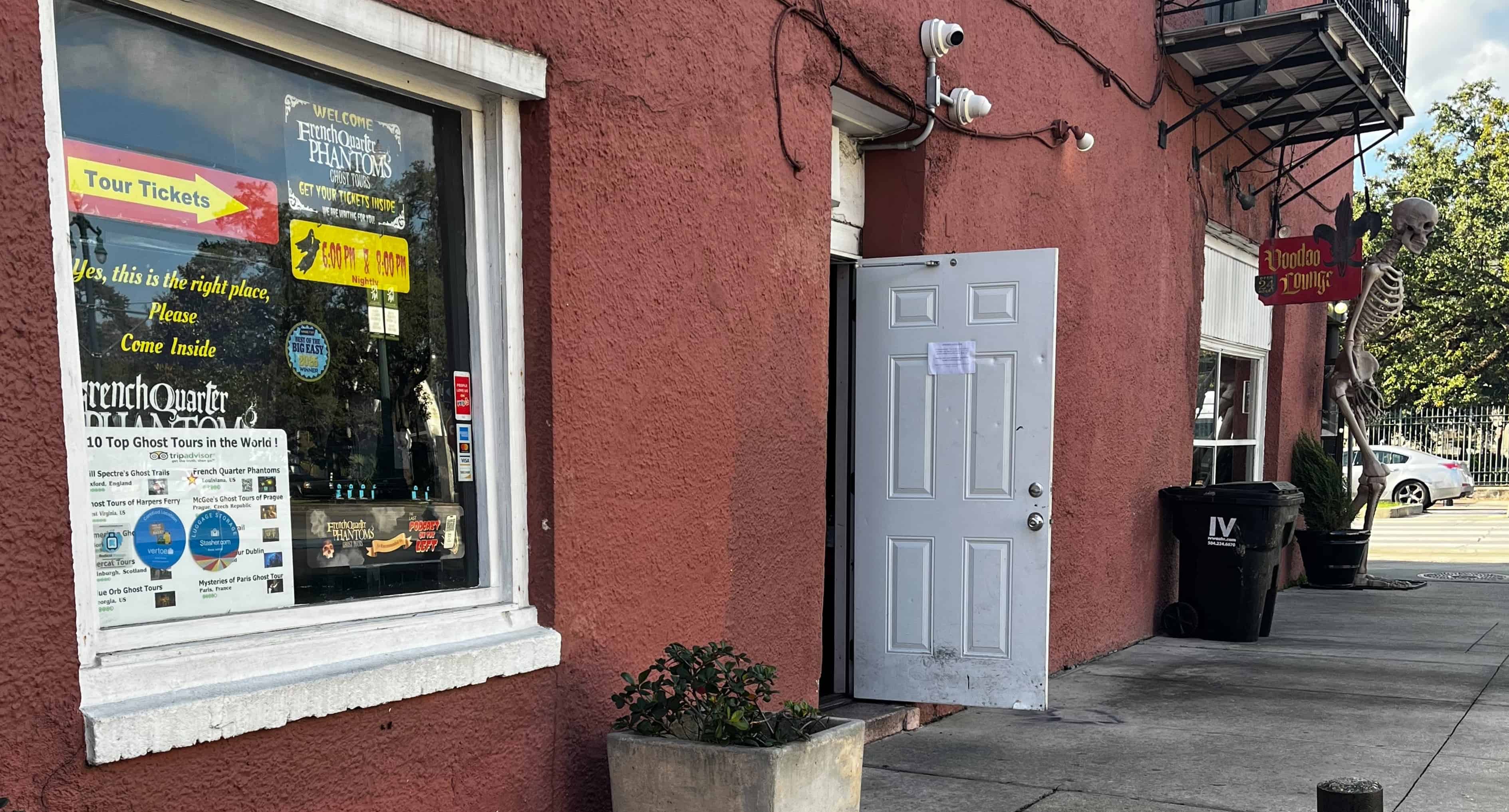 Ghost-and-Vampire-Walking-Tour-by-French-Quarter-Phantoms