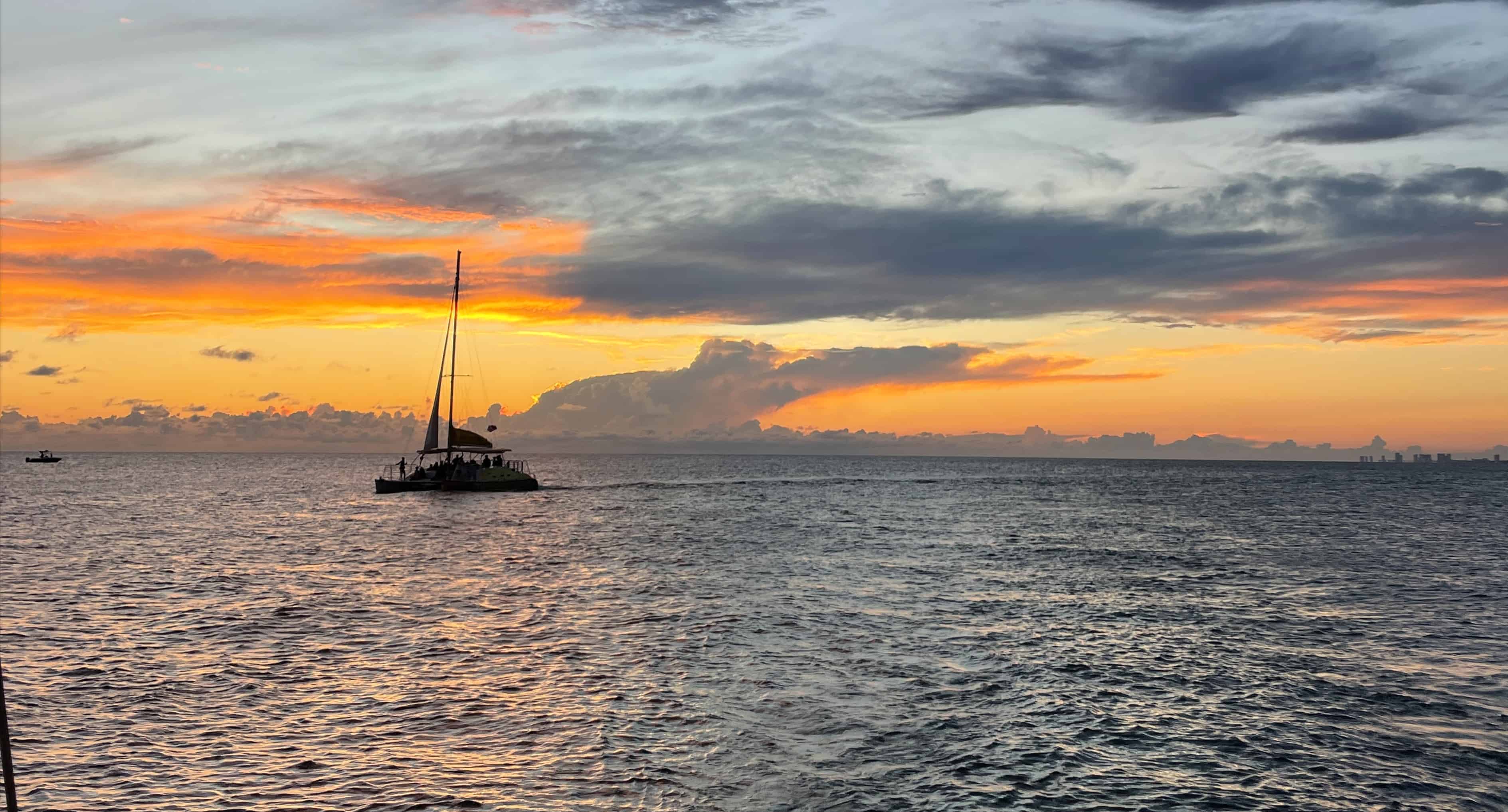 Sunset-Dolphin-Sail-Aboard-The-Footloose-Catamaran