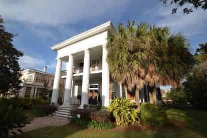 Garden District Architecture & History Tour
