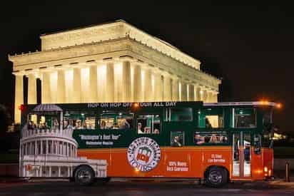 Monuments by Moonlight Trolley Tour at Night