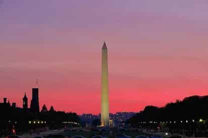 Monuments by Moonlight Trolley Tour at Night