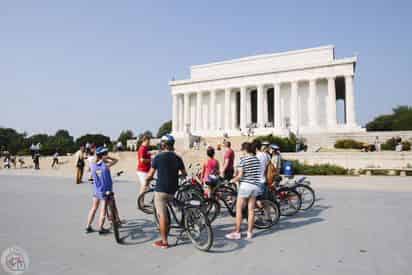 Monuments, Memorials, and Arlington Cemetery Bike Tour
