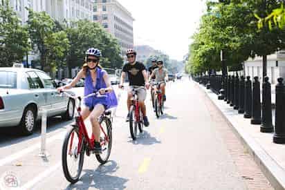 Monuments, Memorials, and Arlington Cemetery Bike Tour