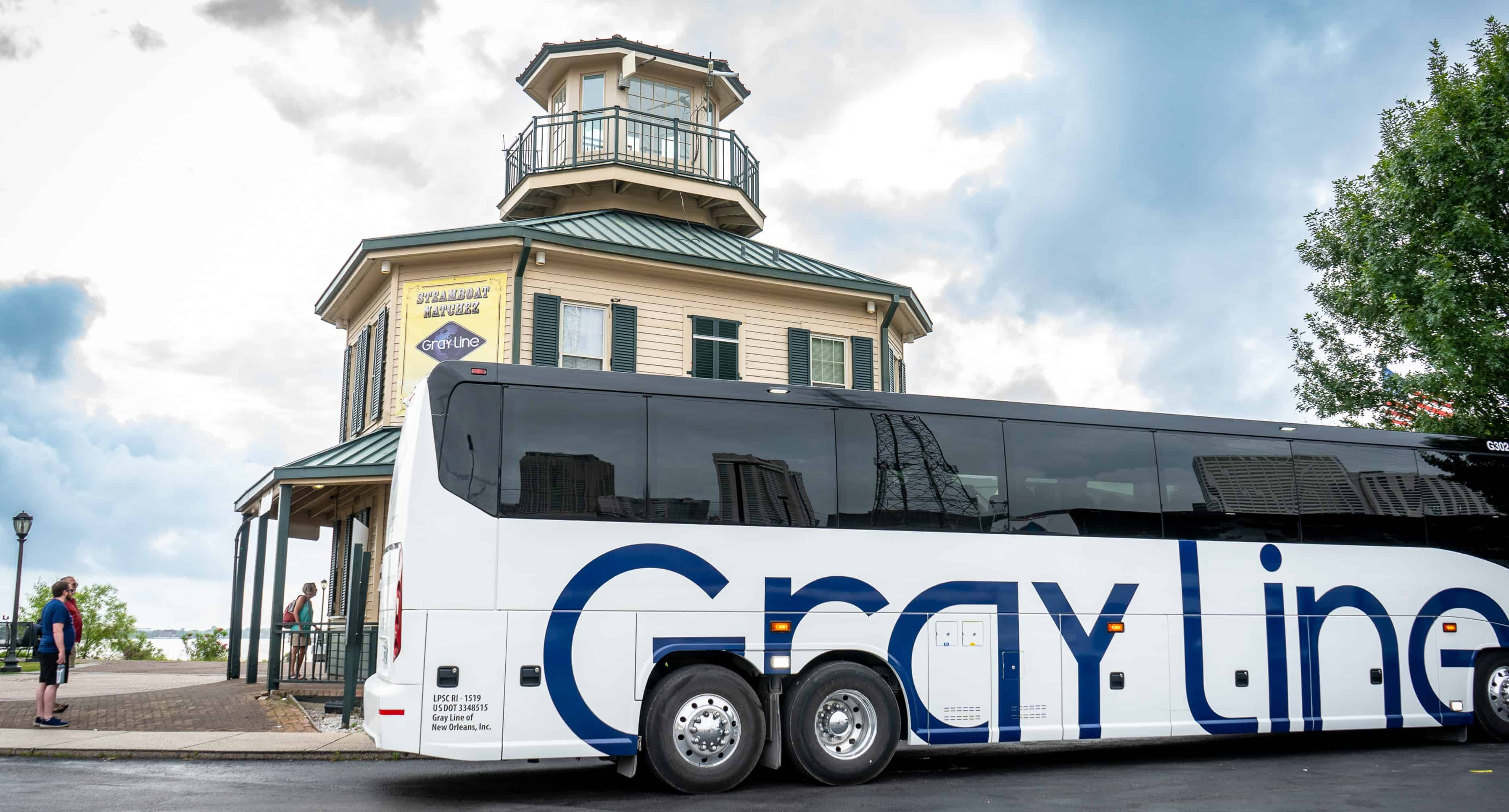 Ghosts-And-Spirits-Night-Time-Walking-Tour-By-Grayline-New-Orleans