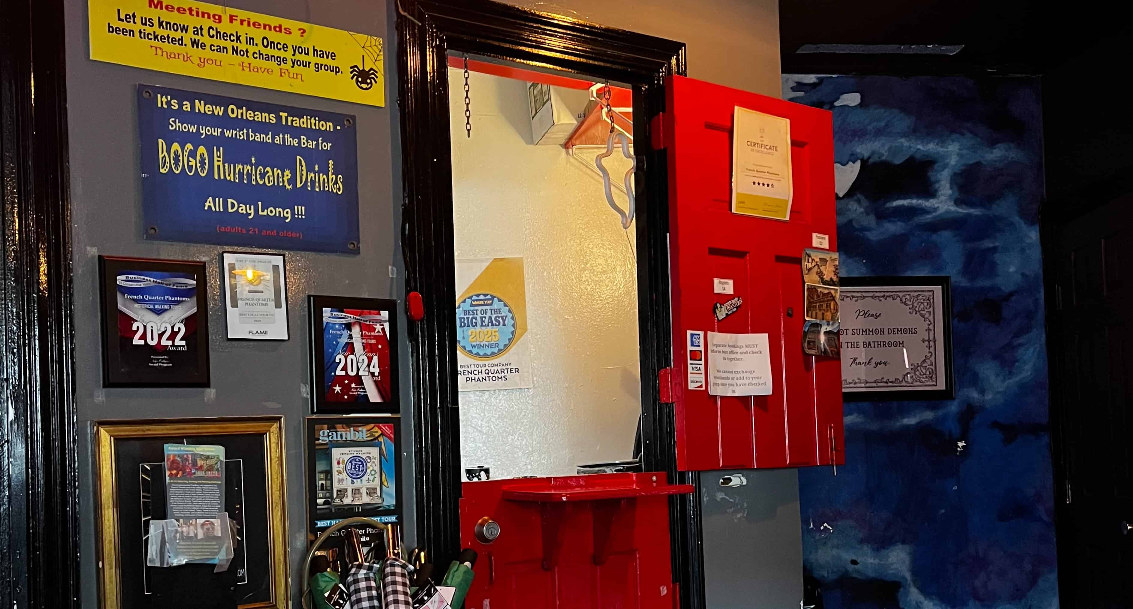 Garden-District-and-Cemetery-Combo-Tour-By-French-Quarter-Phantoms