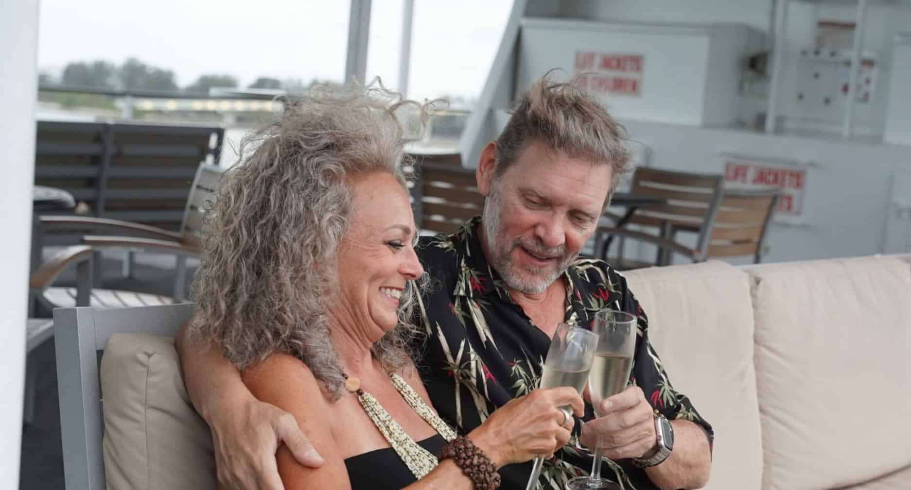 Twilight-Yacht-Cruise-with-Optional-Meal-Service-on-the-StarLite-Sapphire