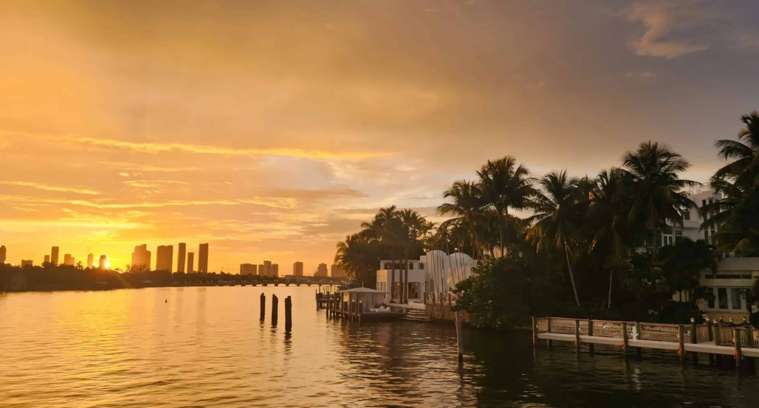 Miami-Sightseeing-Tour-on-Biscayne-Bay