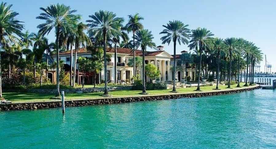 Miami-Sightseeing-Tour-on-Biscayne-Bay