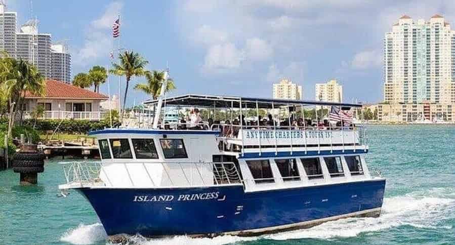 Miami-Sightseeing-Tour-on-Biscayne-Bay