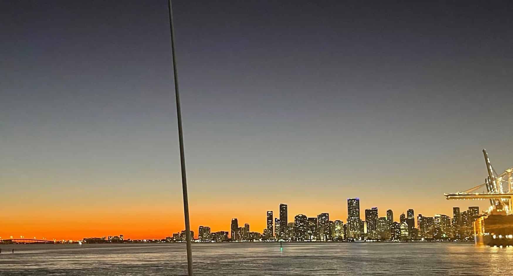 Miami-Sightseeing-Tour-on-Biscayne-Bay