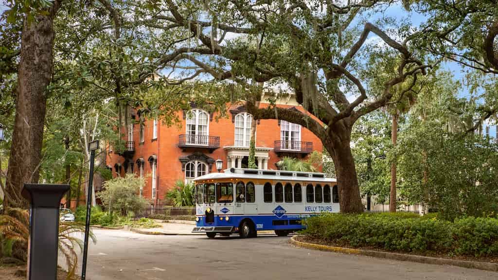 Trolley-Tour-of-Historic-Savannah