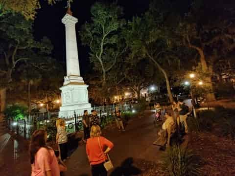 13-Ghosts-Haunted-Walking-Tour-of-Savannah