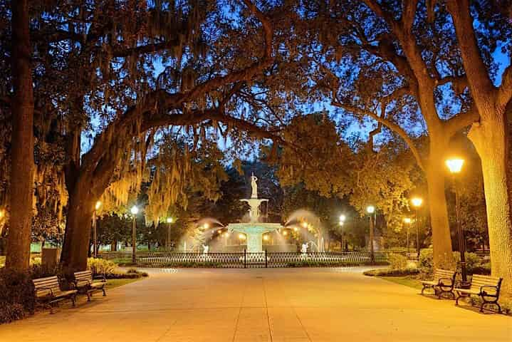 13-Ghosts-Haunted-Walking-Tour-of-Savannah