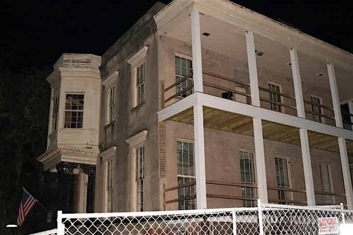 13-Ghosts-Haunted-Walking-Tour-of-Savannah