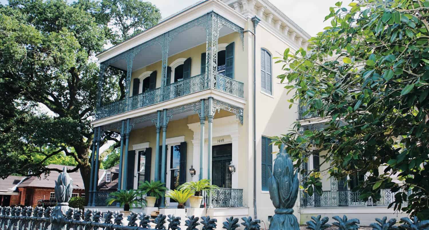 Garden-District-Walking-Tours-in-New-Orleans