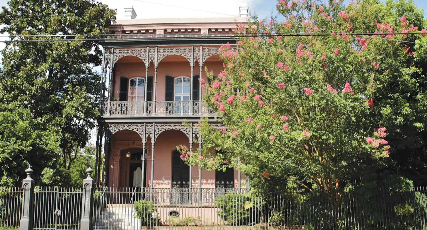 Garden-District-Walking-Tours-in-New-Orleans