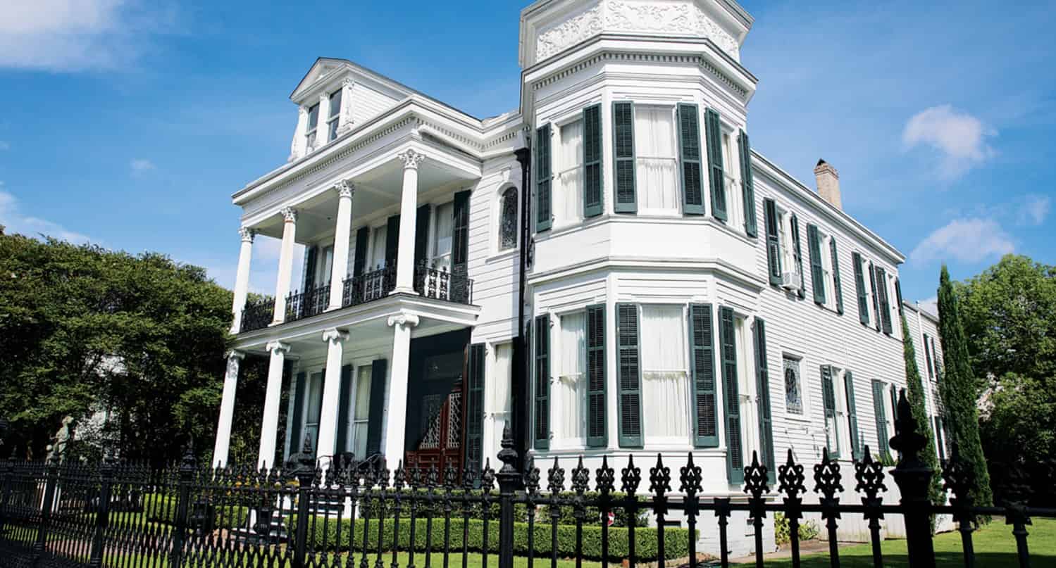 Garden-District-Walking-Tours-in-New-Orleans