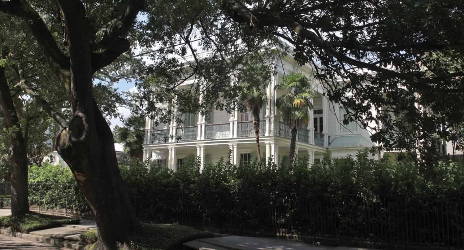 Garden-District-Walking-Tours-in-New-Orleans