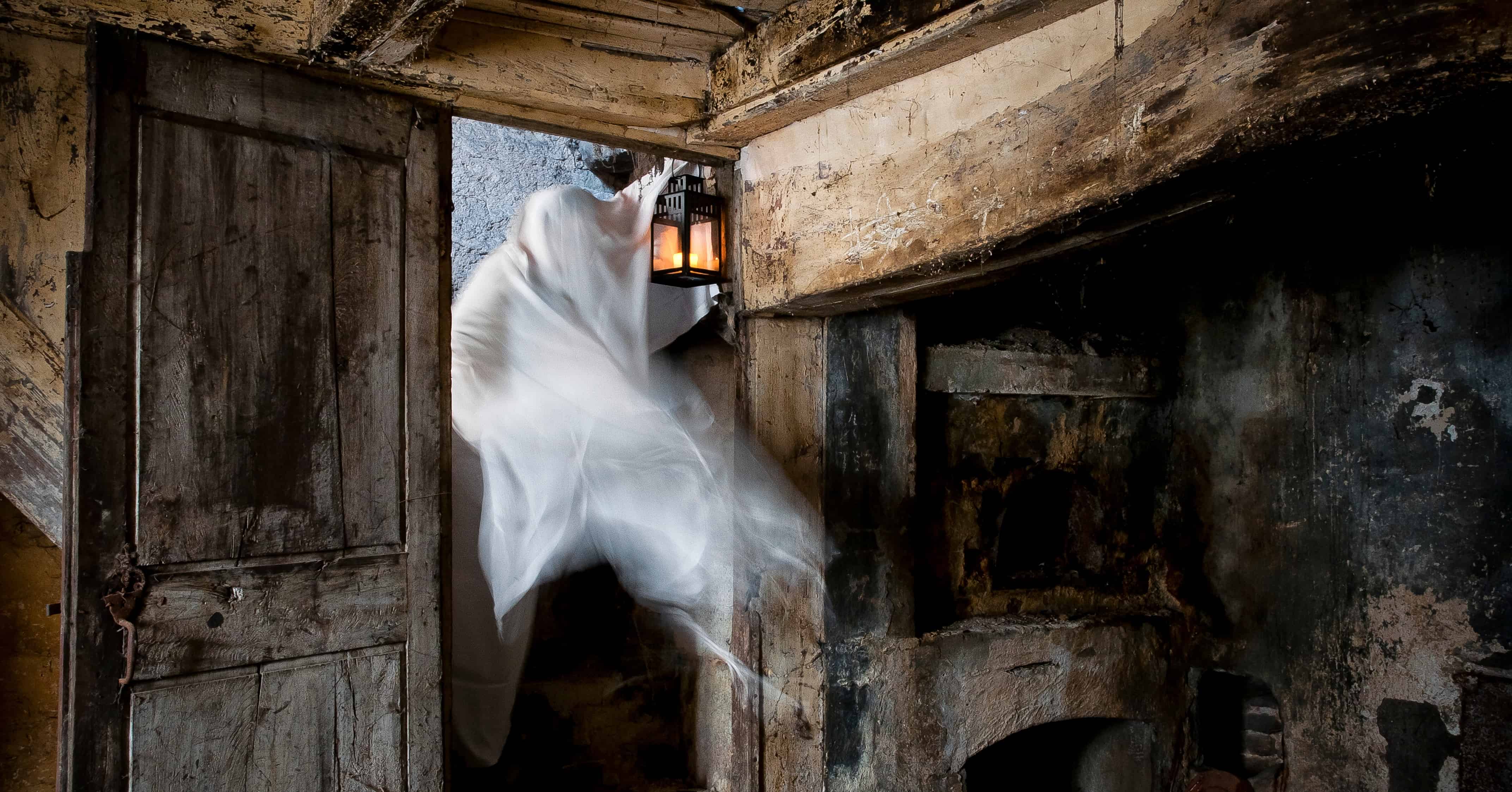 Ghost-History-Murder-and-Mystery-Walking-Tour
