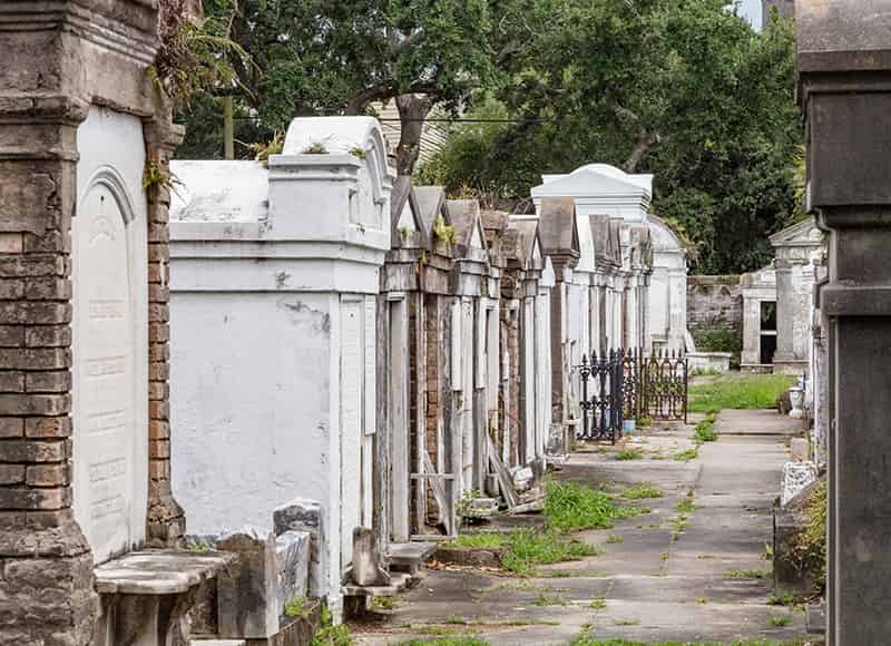 Garden-District-and-Lafayette-1-Cemetery-Tour