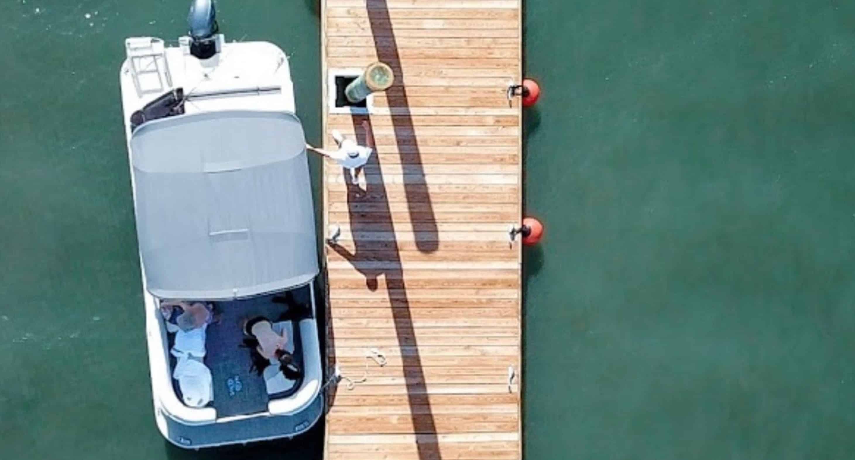 Pontoon-Rental-from-Broad-Creek-Marina