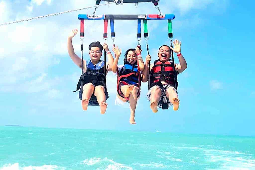 Beach-Pass-Watersports-Package-with-Parasailing