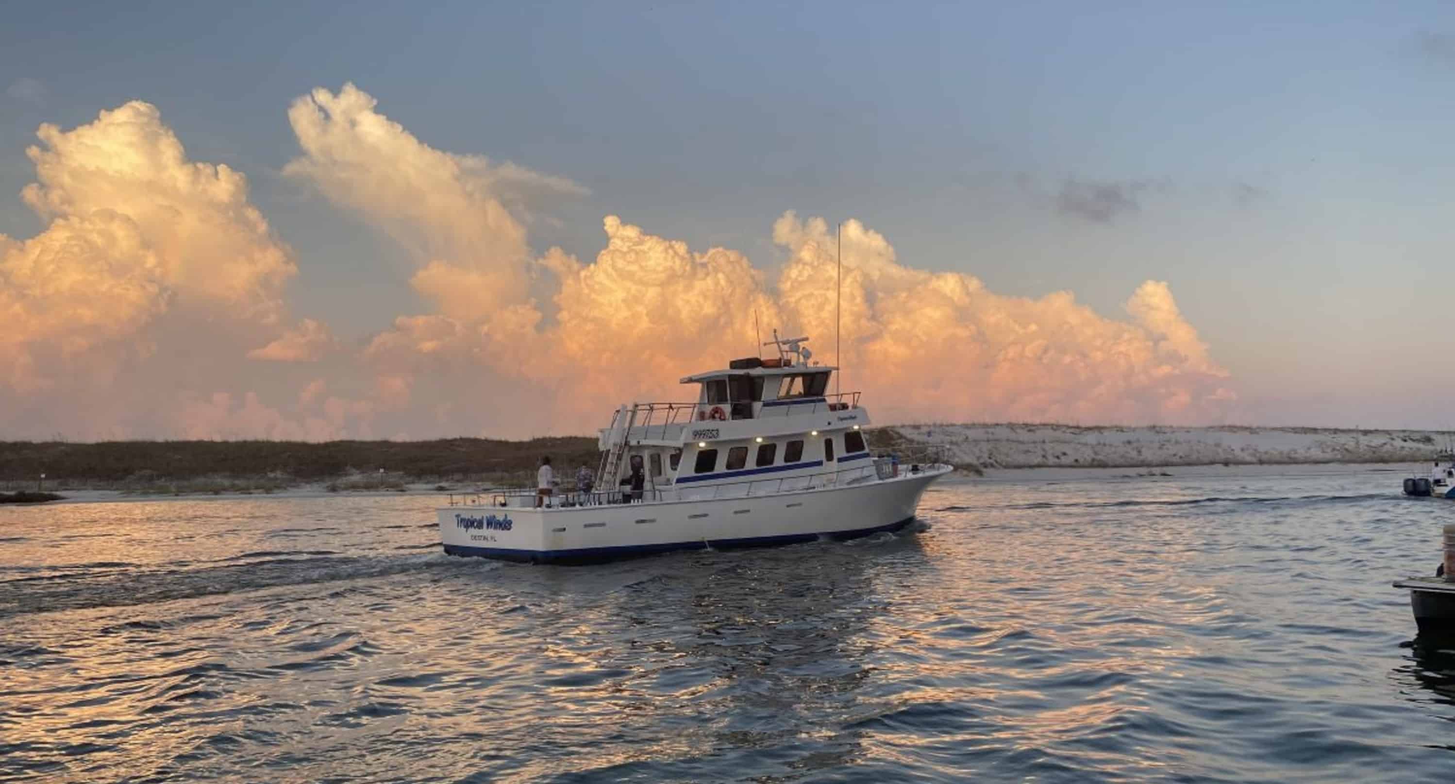 Deep-Sea-Fishing-Party-Boat-in-Destin