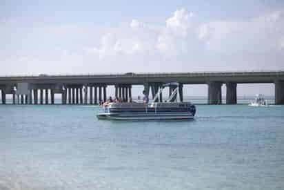 La Dolce Vita Destin Harbor Pontoon Boat Rentals