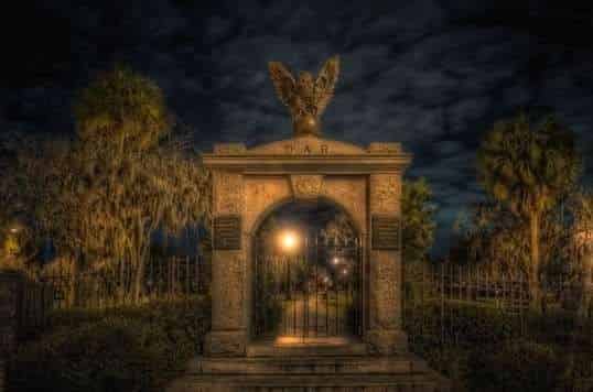 The-Grave-Tales-Ghost-Tour