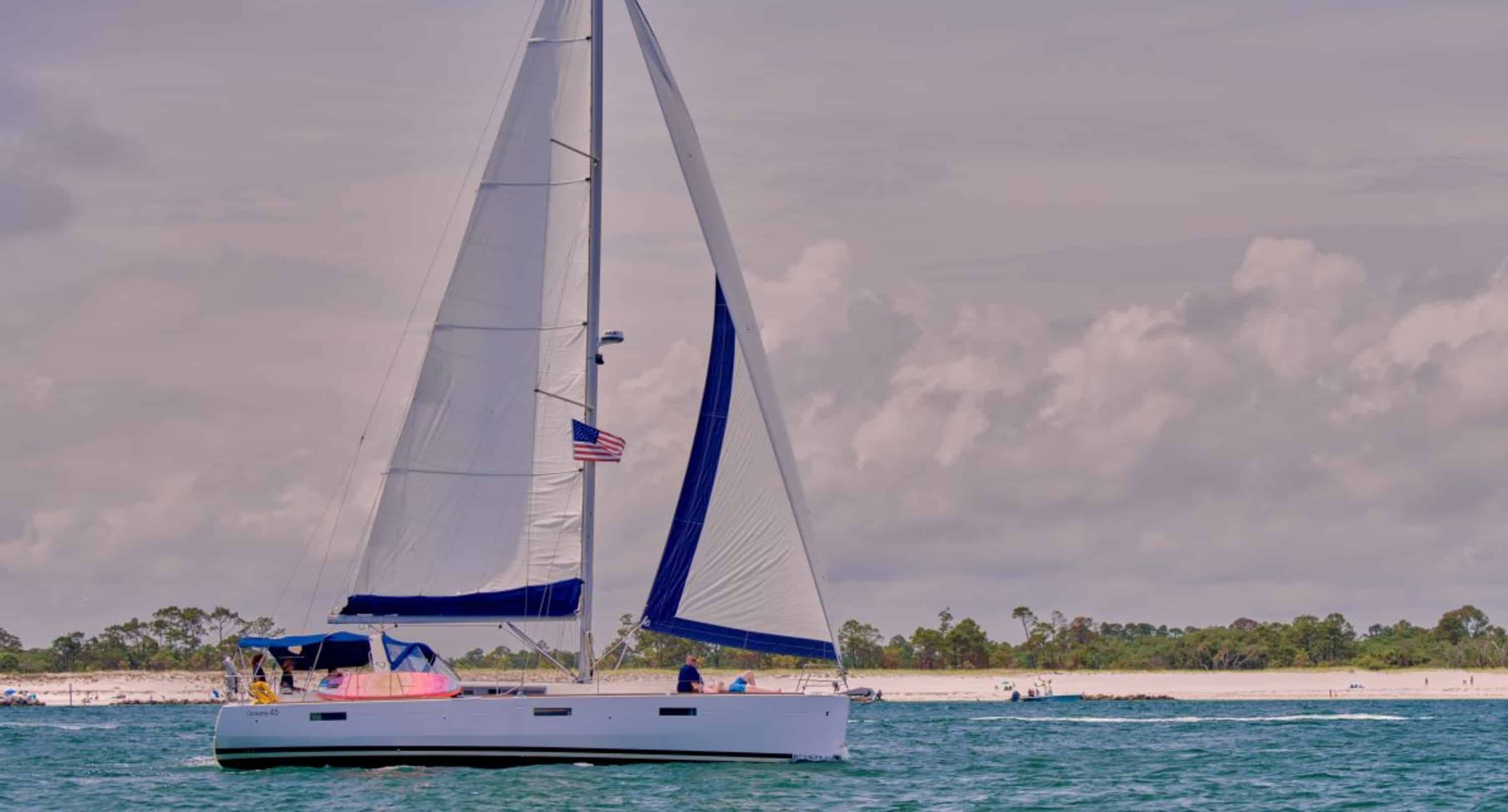 Sunset-and-Dolphin-Sightseeing-on-the-Ohana-Sailboat
