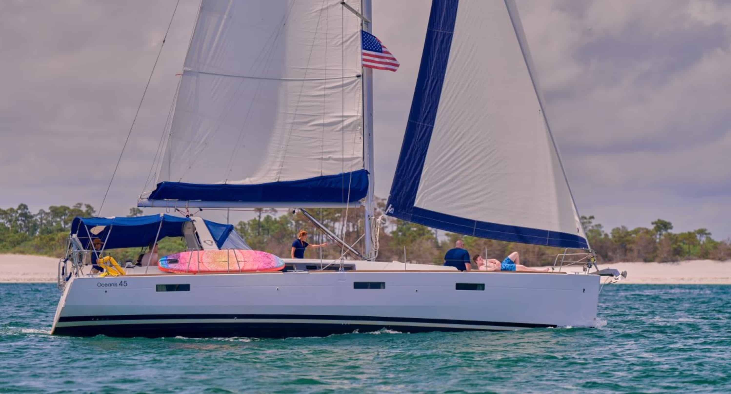 Sunset-and-Dolphin-Sightseeing-on-the-Ohana-Sailboat