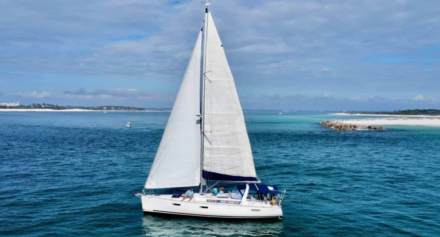 Snorkel-Swim-and-Dolphin-Sail-on-the-Ohana-Sailboat